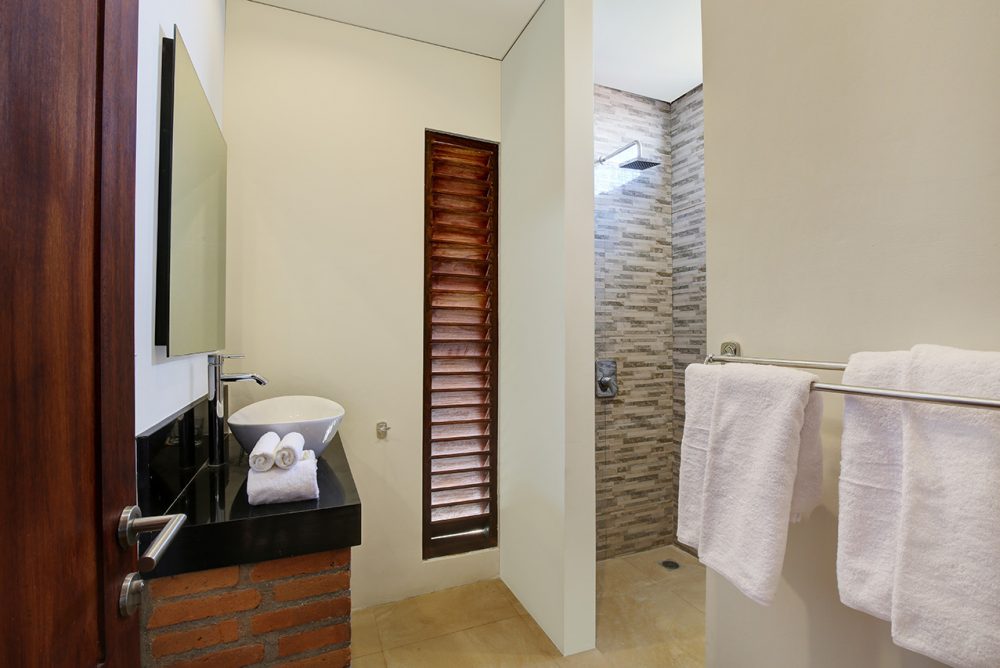 Villa Subak bathroom with shower
