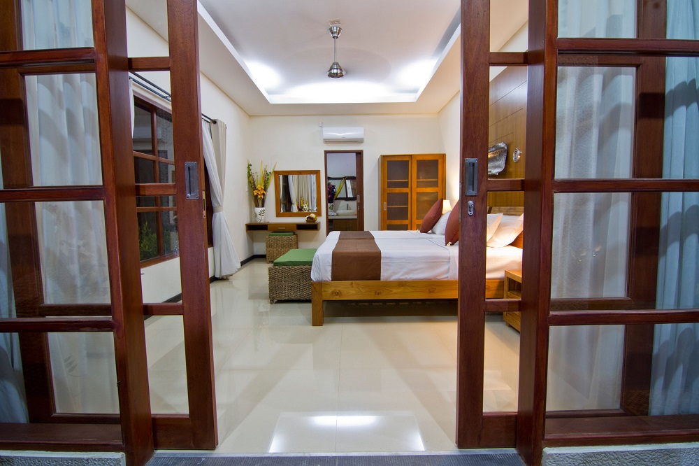 large sliding door to enter the room