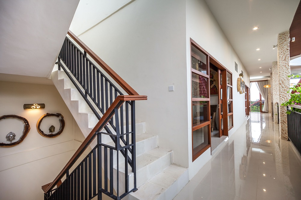 Corridor and stairs which connect each room at Villa Poetra