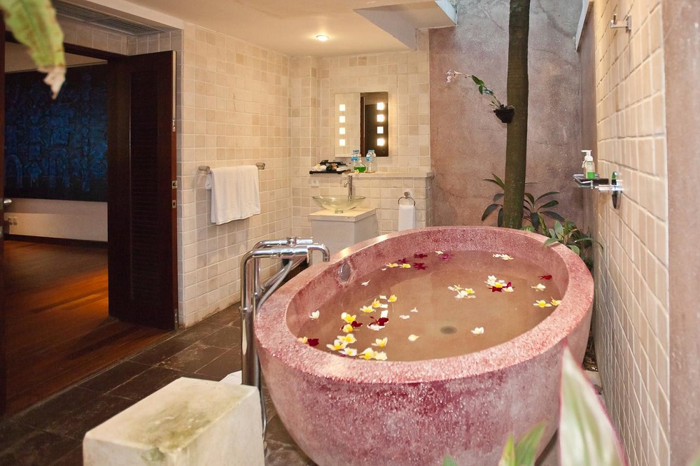 Villa bathroom with large terazzo bath tub